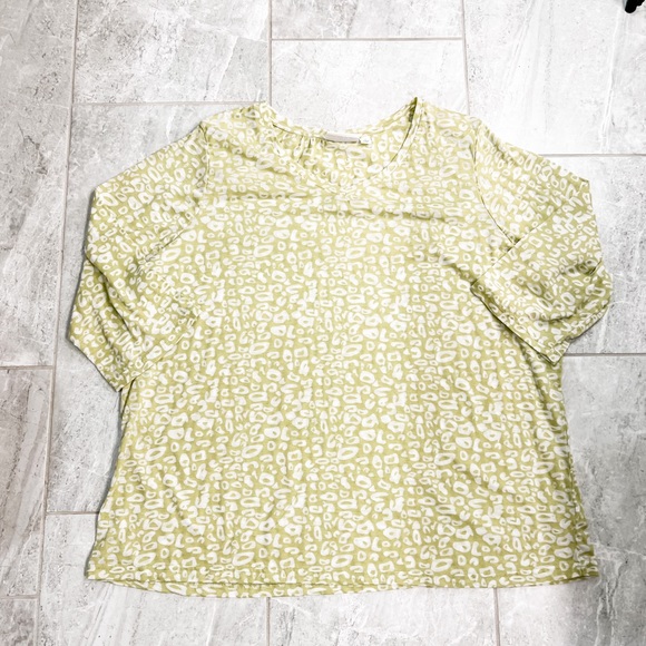 Denim & Co. Green Leopard Print V Neck 3/4 Sleeve Top Size 2X - Picture 3 of 7